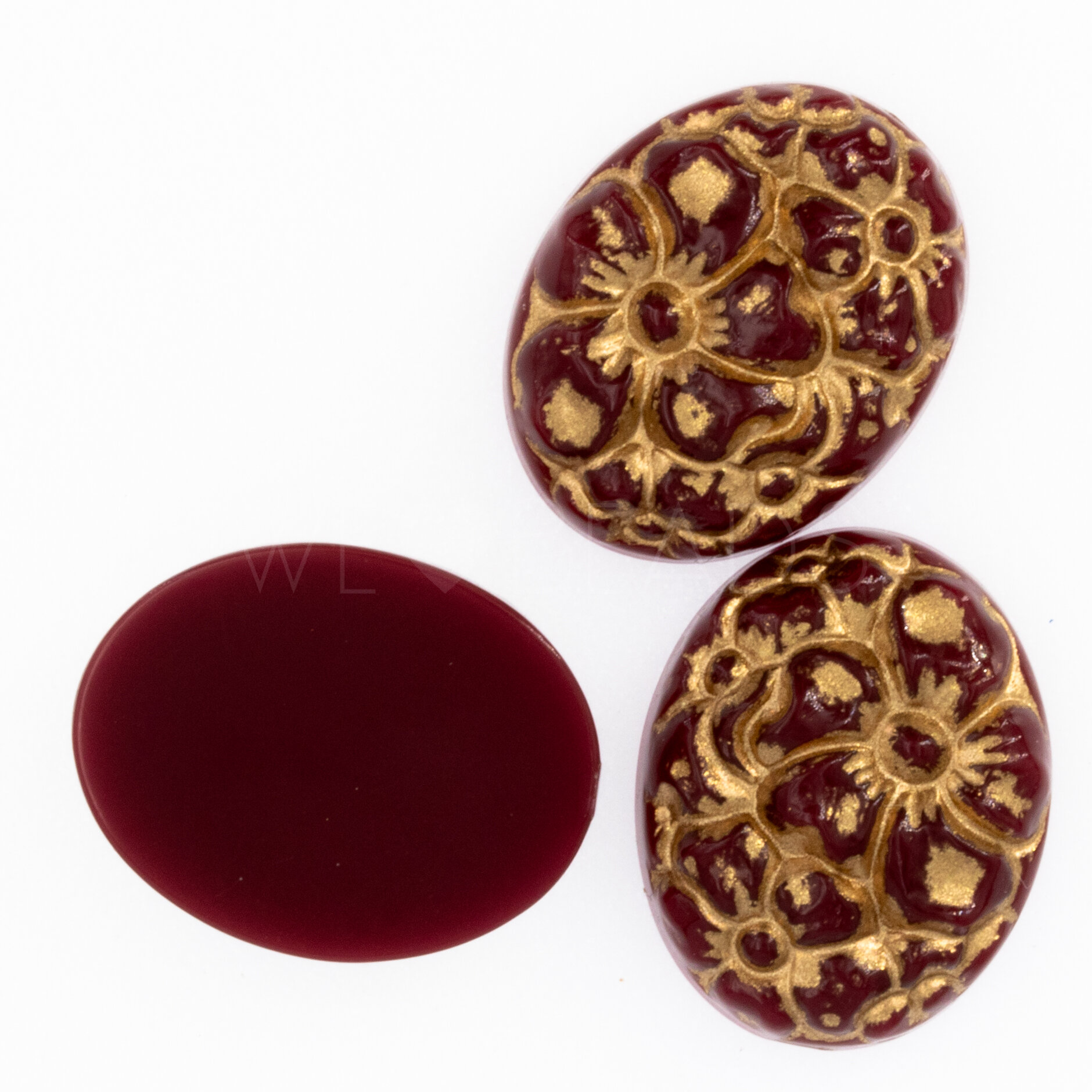 19x15 Cabochon oval in burgundrot