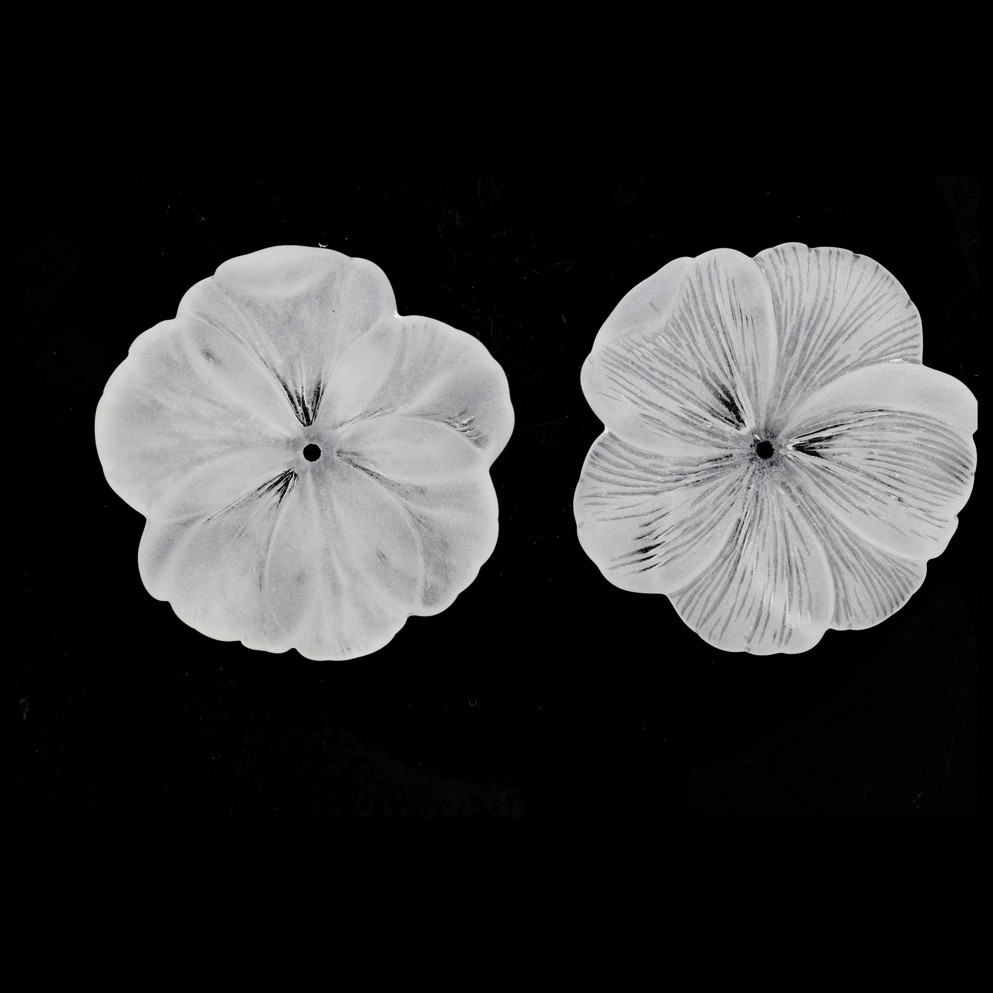 33mm Flower Beads in crystall frosted