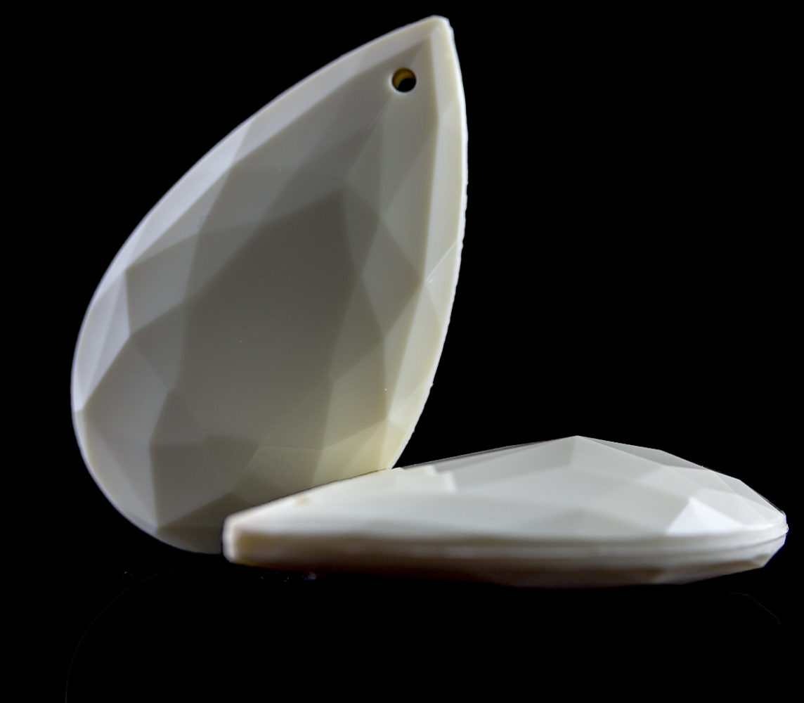 48x29 drop Charm- ivory Opaque
