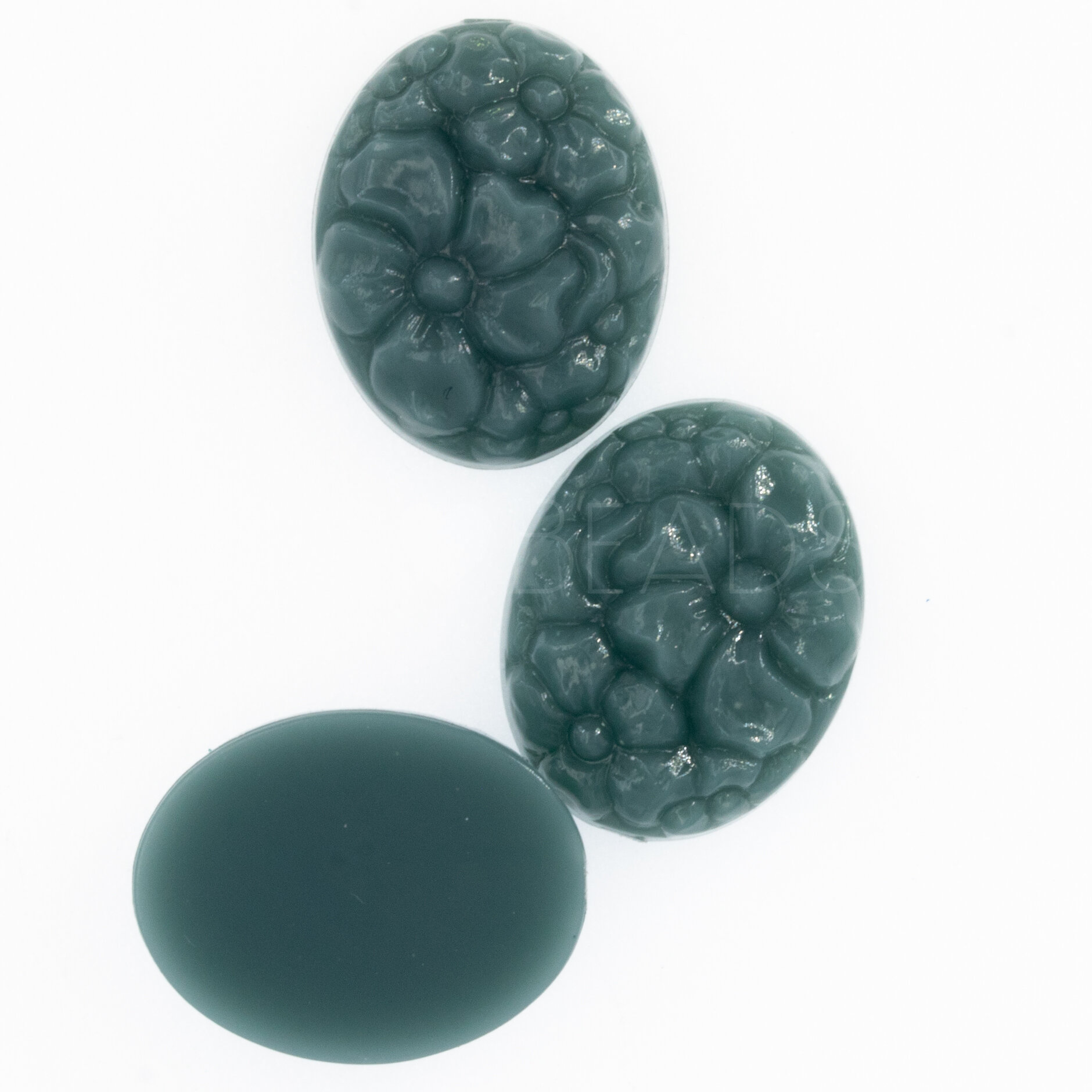 19x15 Cabochon oval in tiefes tannengrün