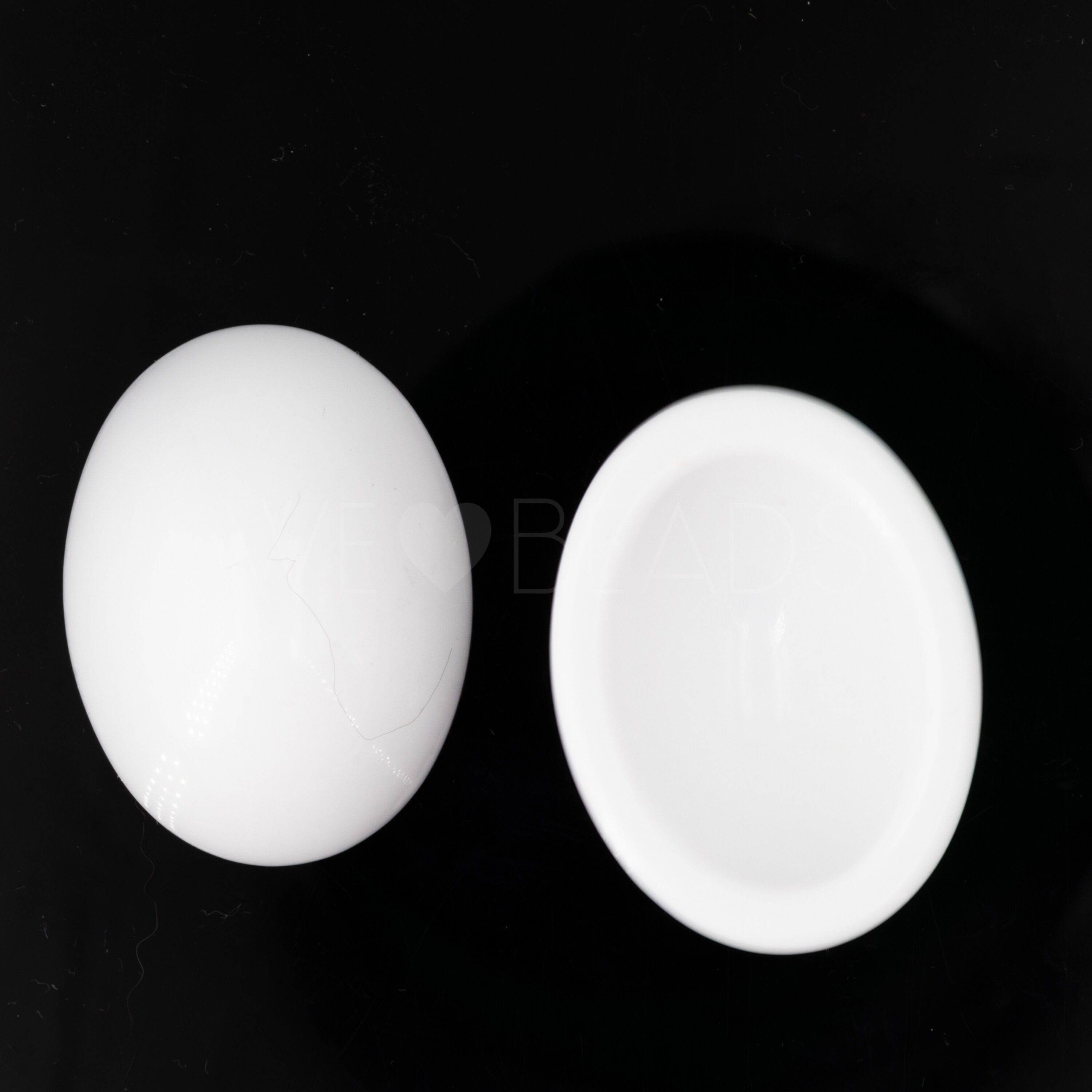 40x30 oval Cabochon in weiß