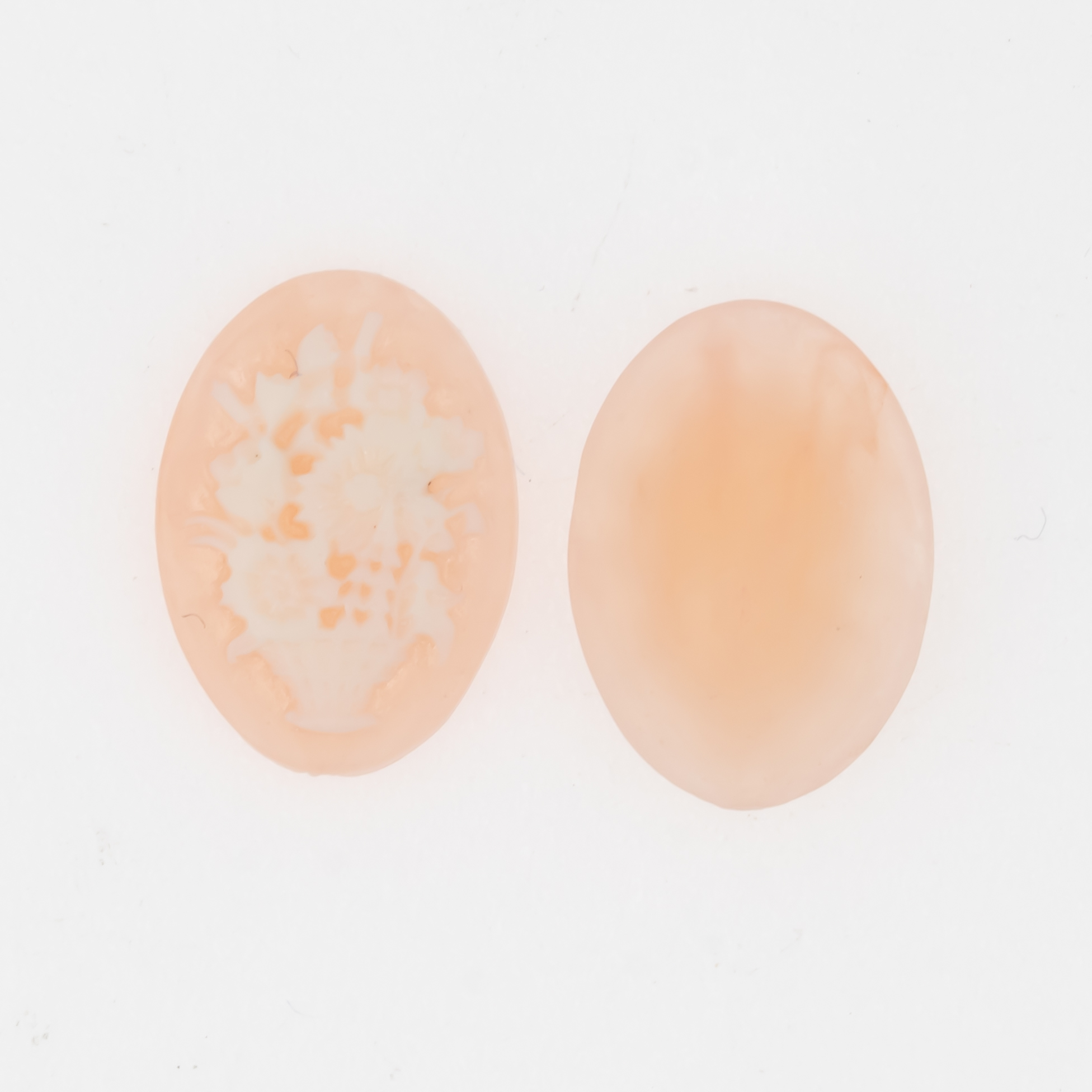 18x13 Kamee "Blumenkorb" oval in Rosa / elfenbein