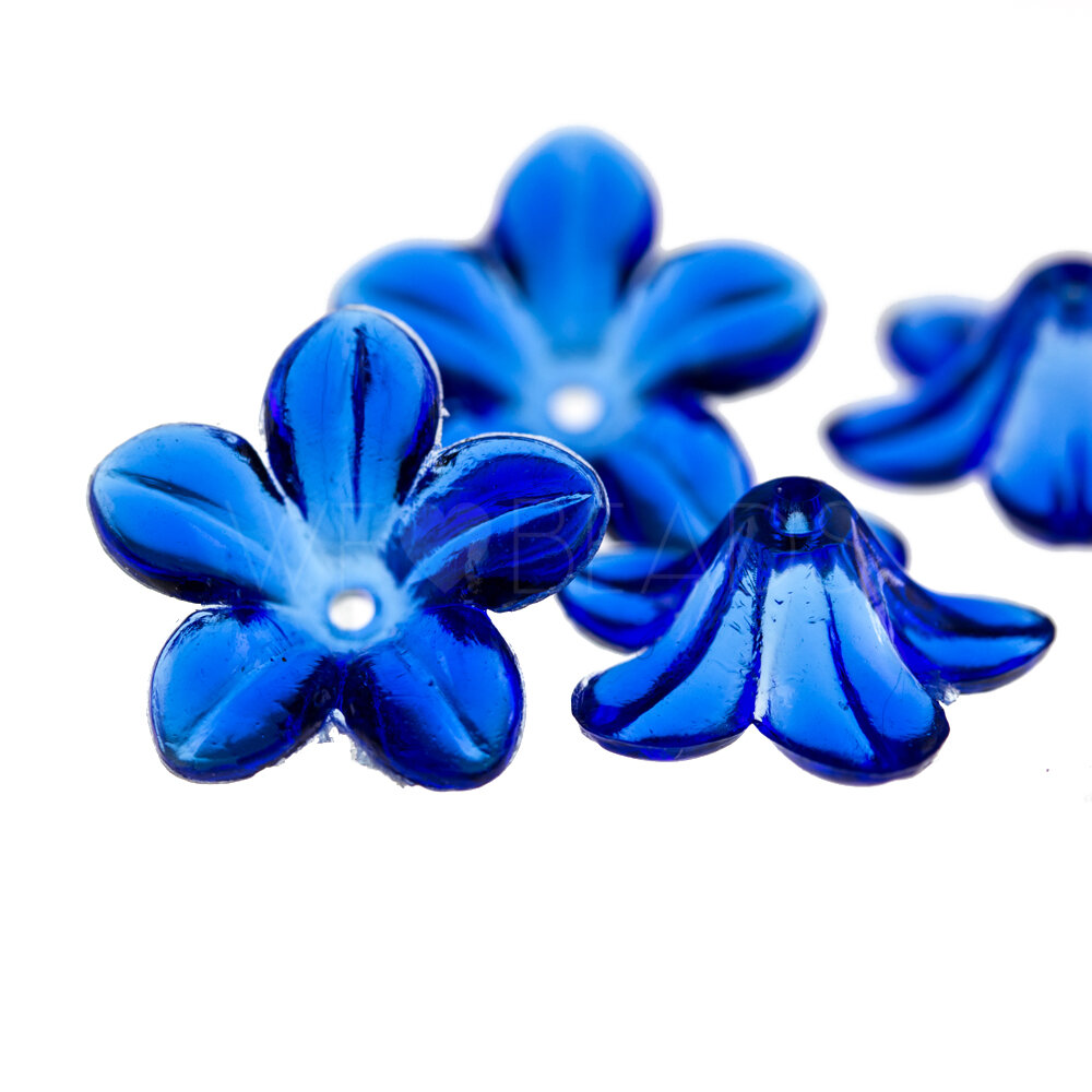 14mm Flower Beads in blue