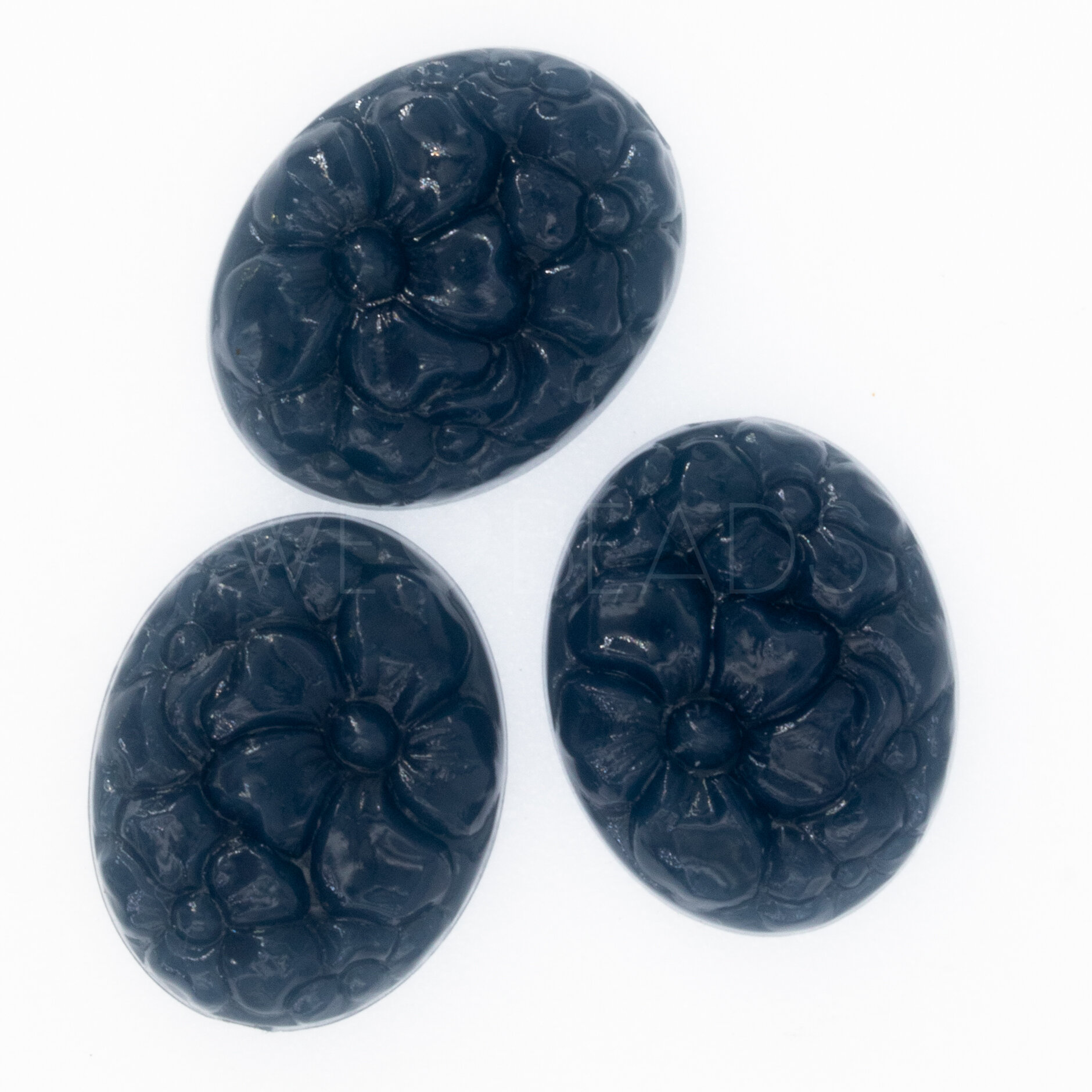 19x15 Cabochon oval in tiefesee blau