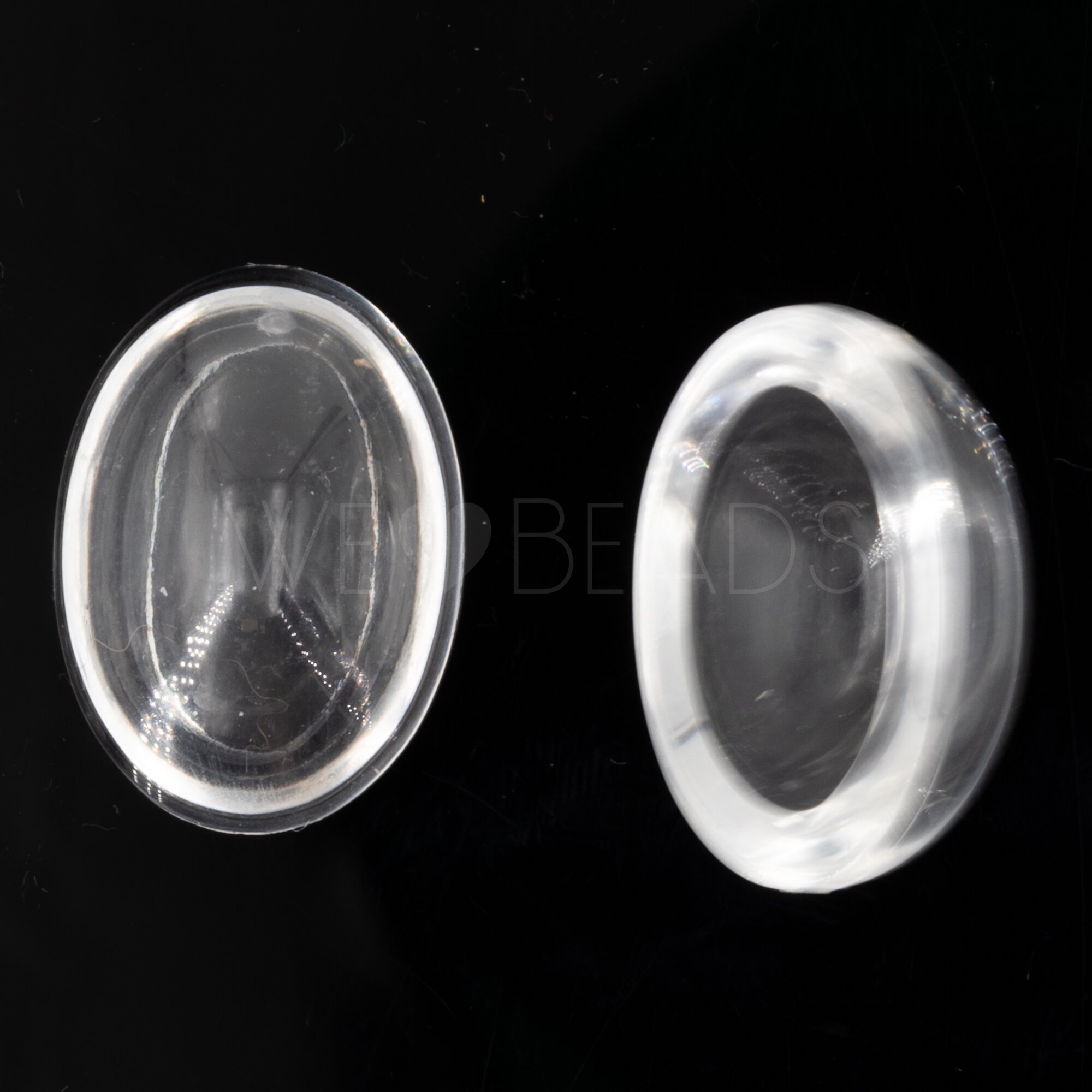 25x18 oval Cabochon in Kristall