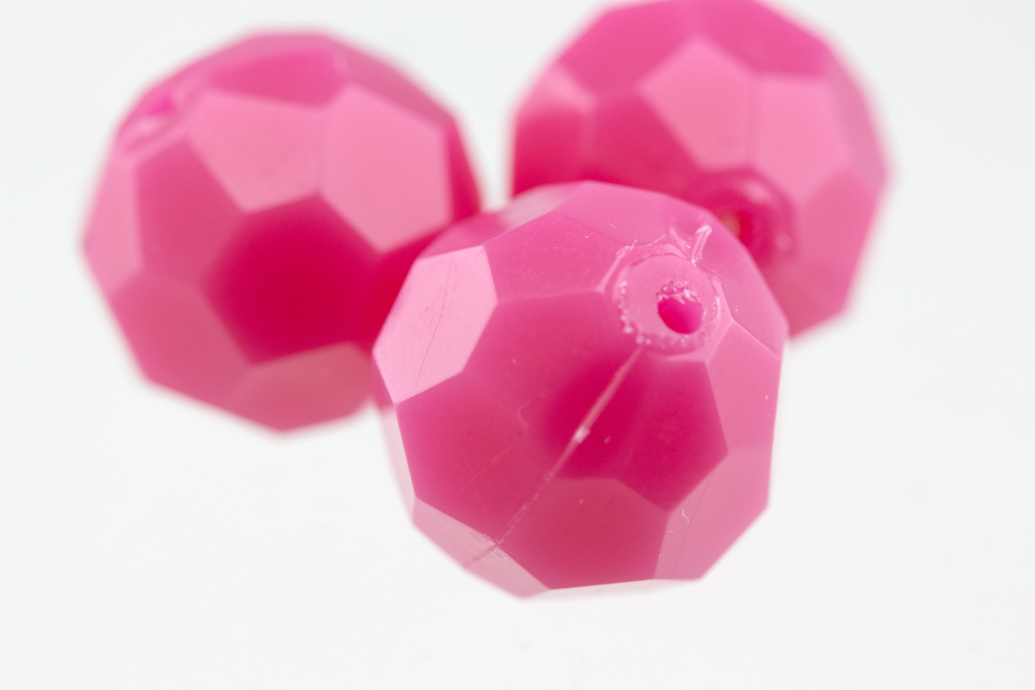 12mm  facettierte Rundperle in  pink Satt
