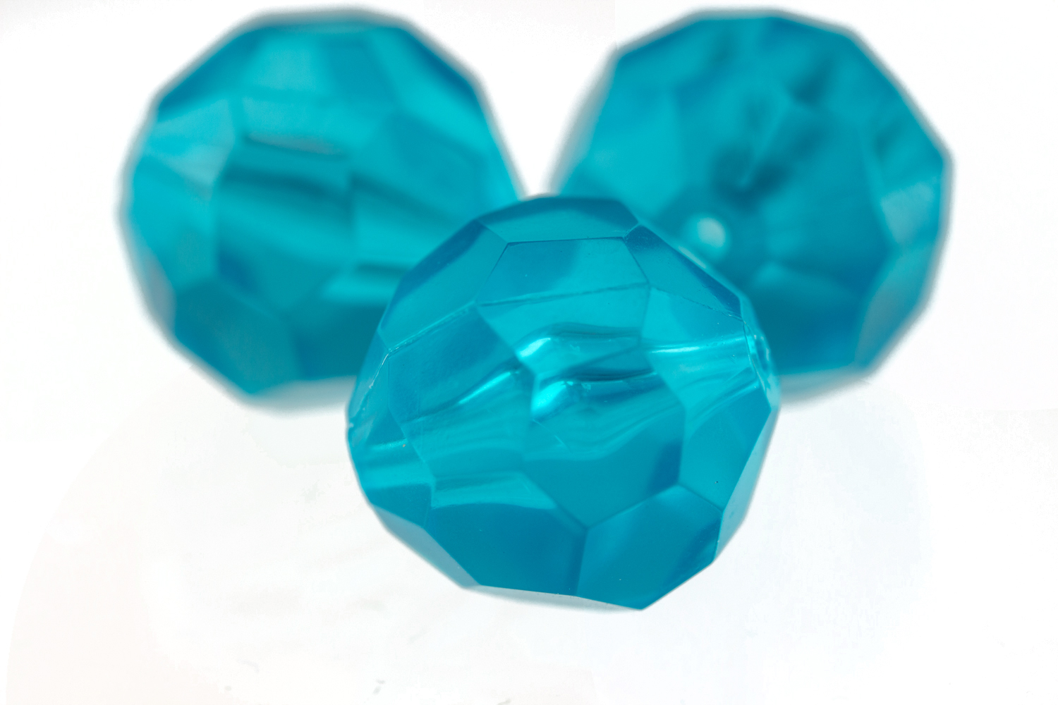 14mm  facettierte Rundperle in  aquamarine Transparent