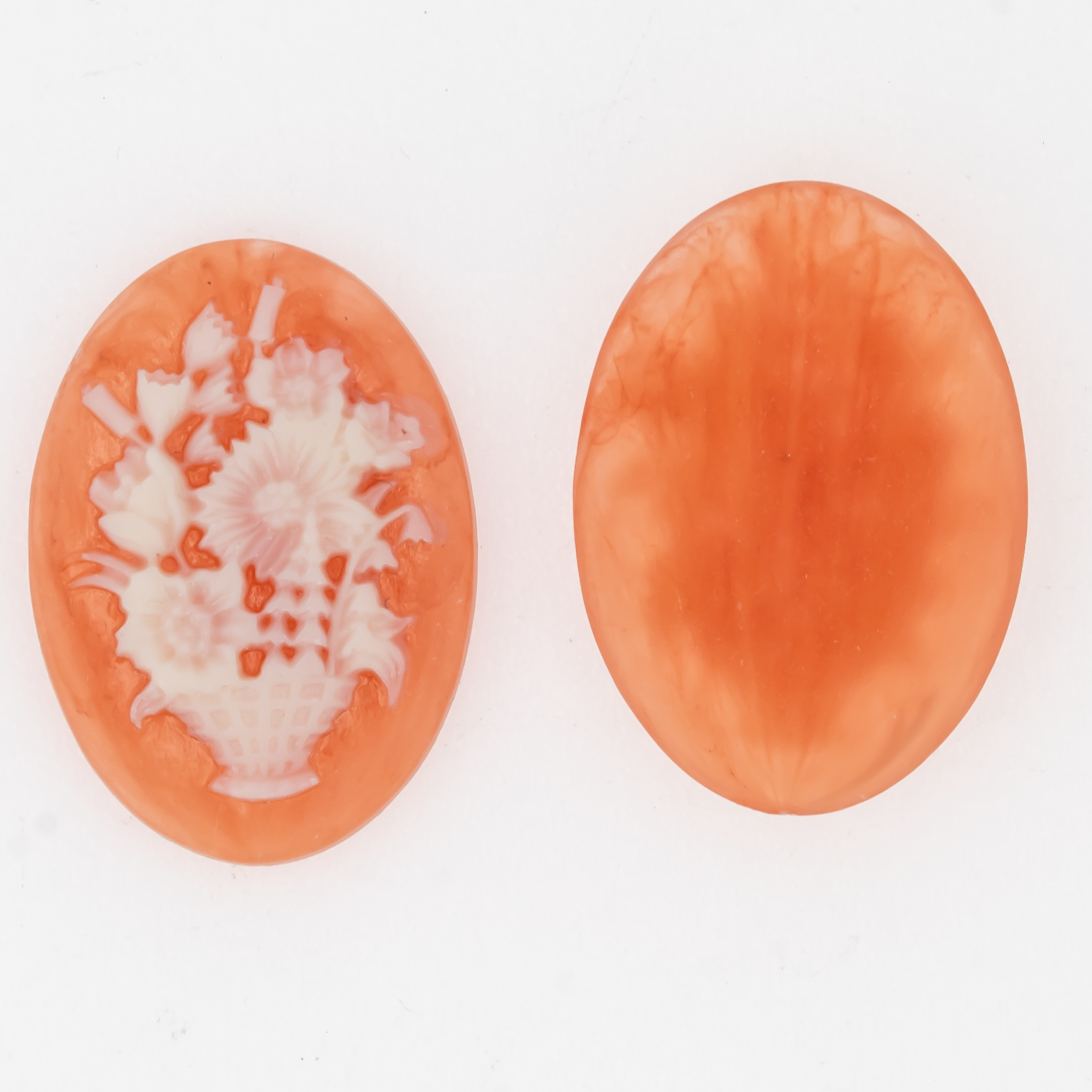 18x13 Kamee "Blumenkorb" oval in Karneol / Elfenbein