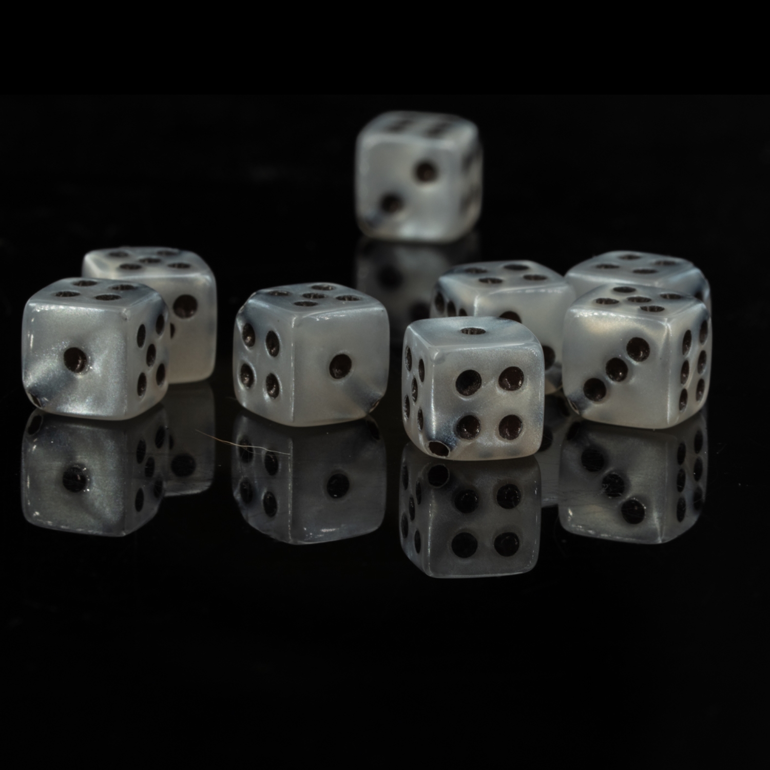 8mm Dice bead - white / black  Silk, in
