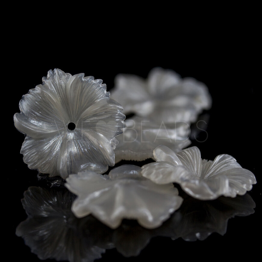 33mm Blume Perle in  Weiß