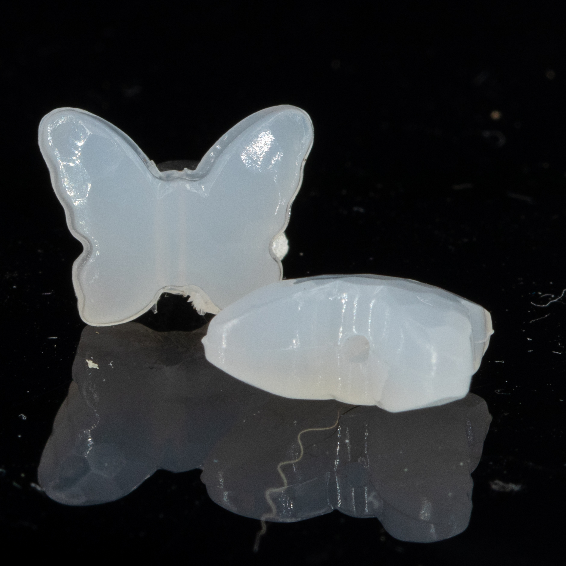 11x9 Schmetterling  in weiß  Opal