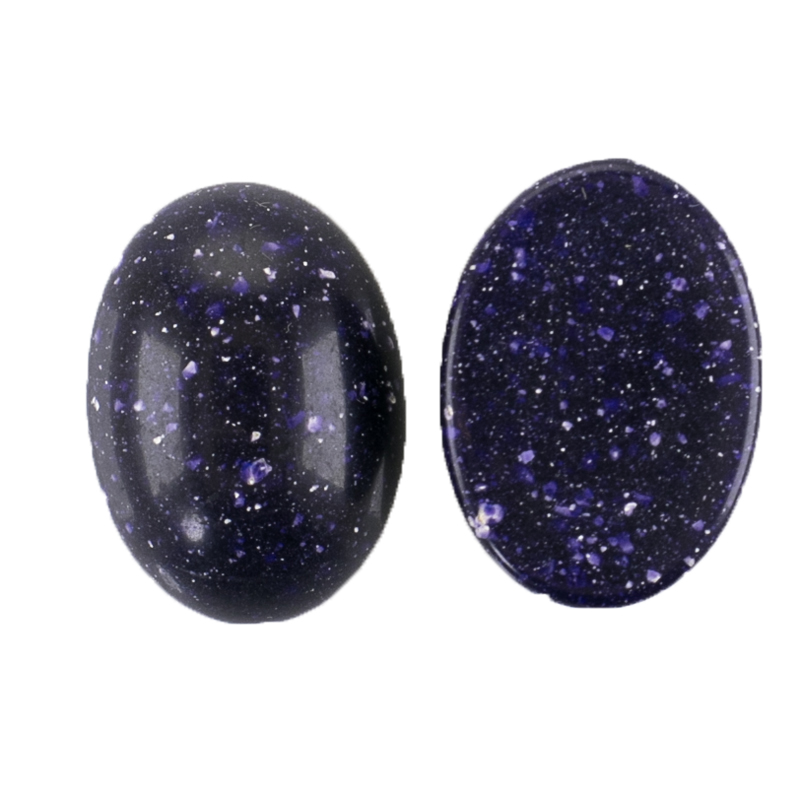 25x18 oval Cabochon in schwarzlila mit weißen punkten 