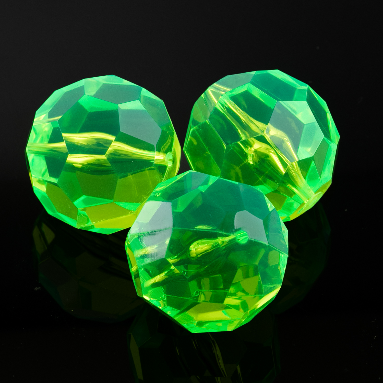 32mm facetted round Bead- neon green Translucent