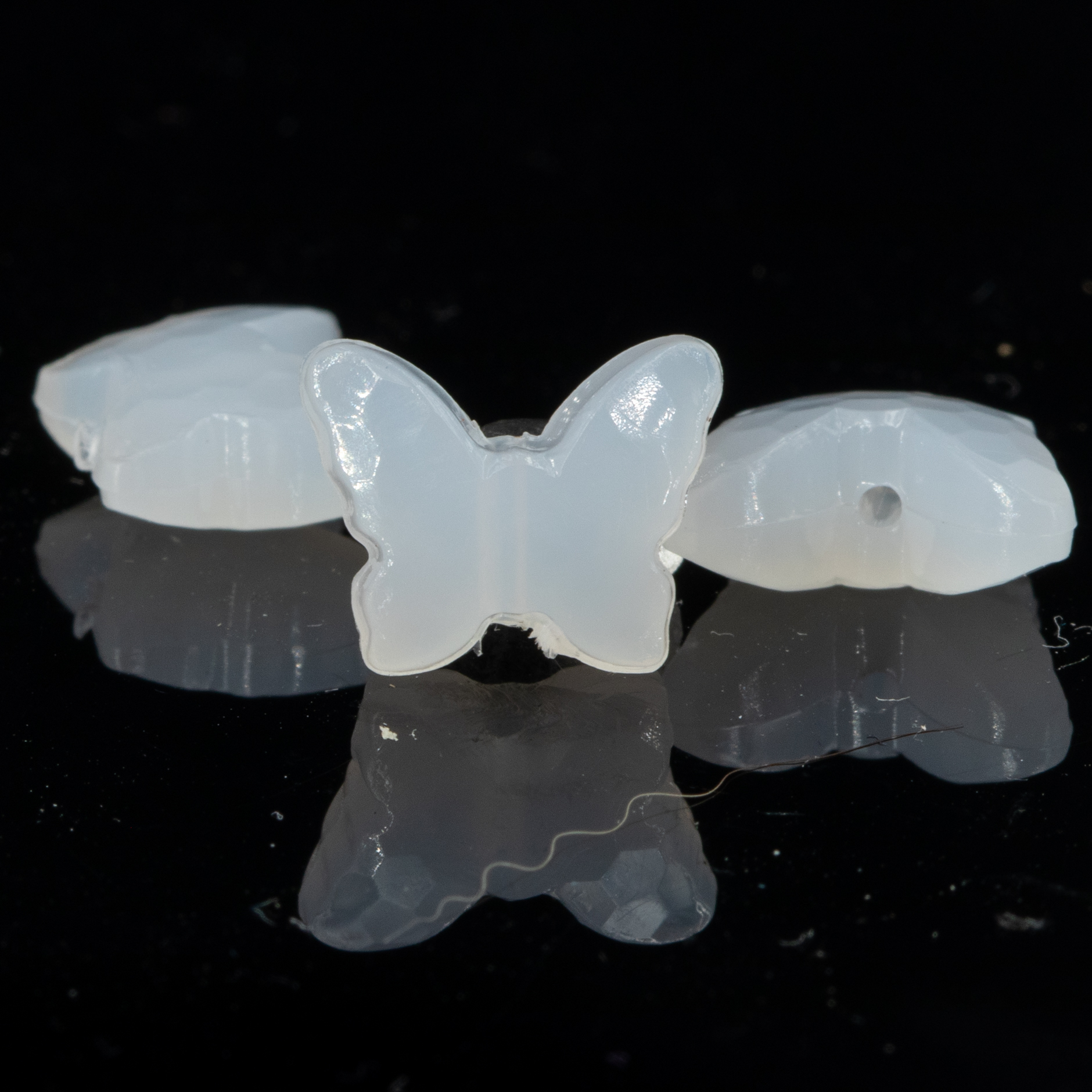 11x9 Schmetterling  in weiß  Opal