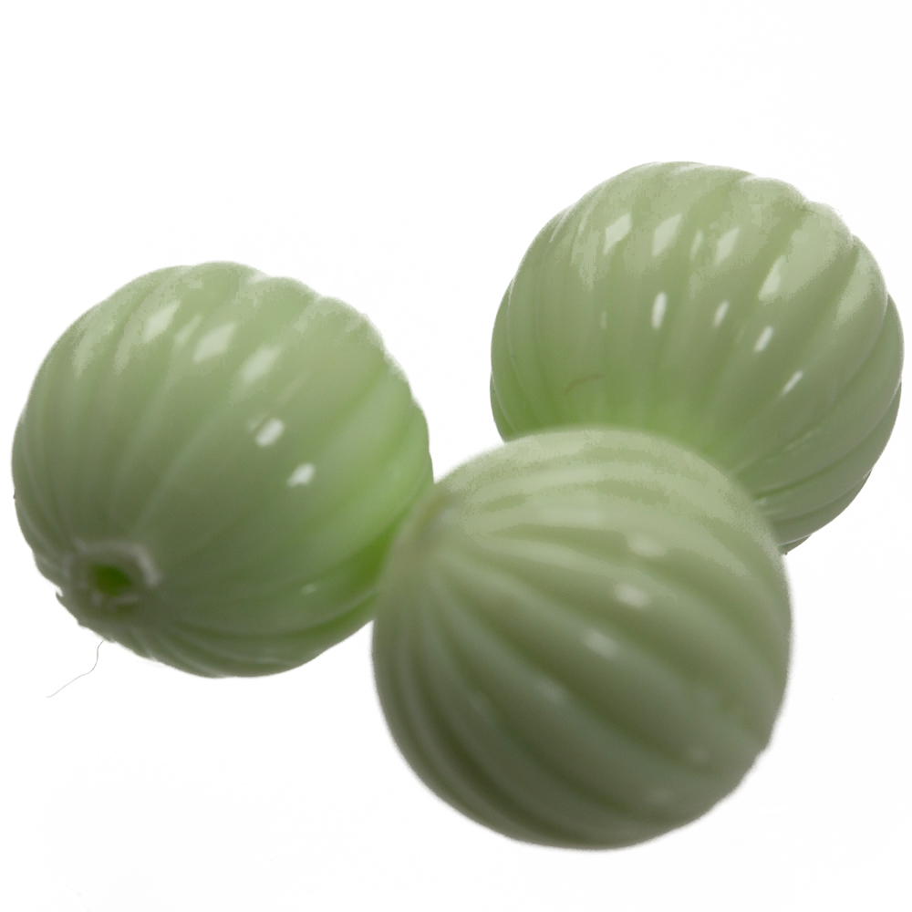 8mm gerillte Rund Perle in mintgrün
