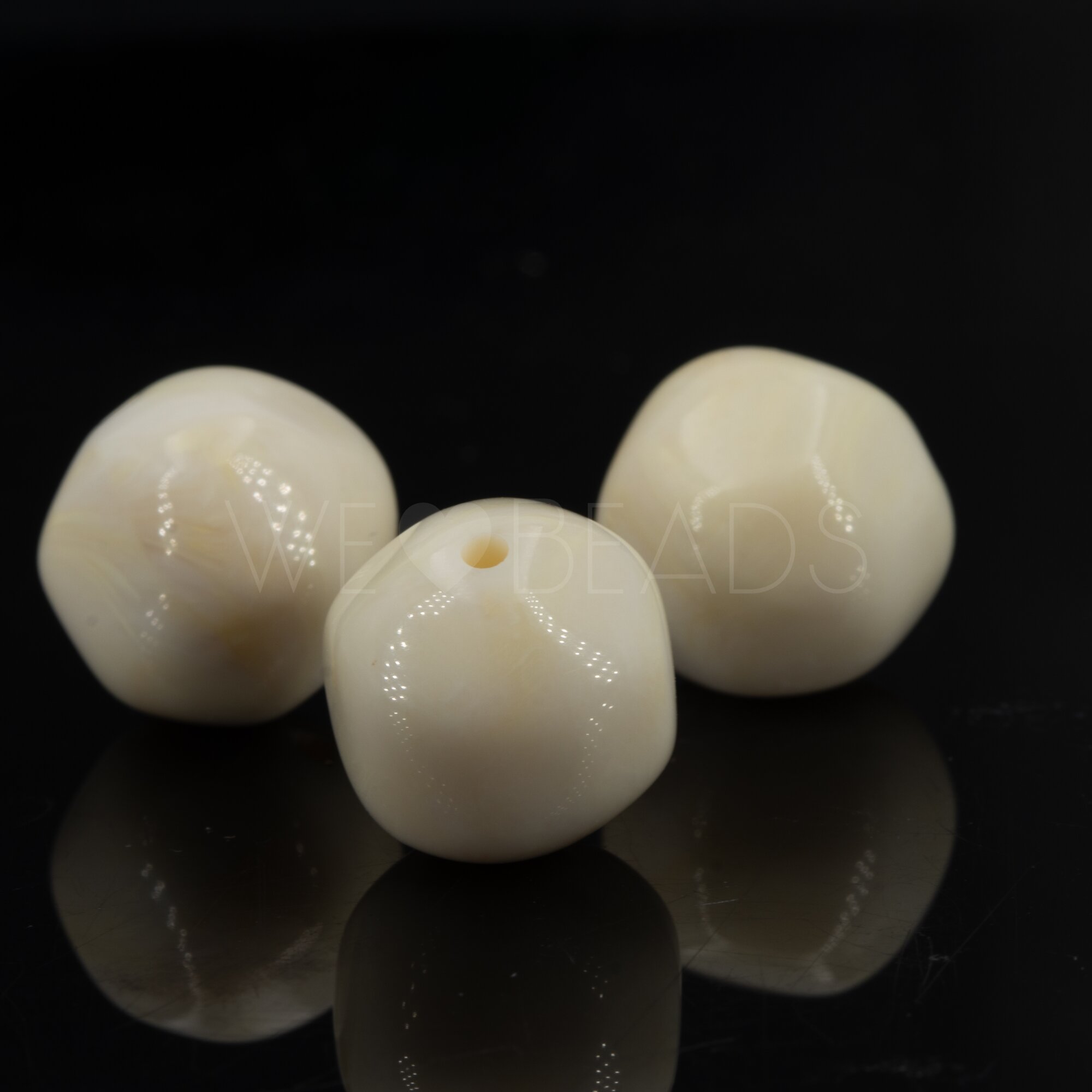 15mm baroque Beads- ivory Marbled