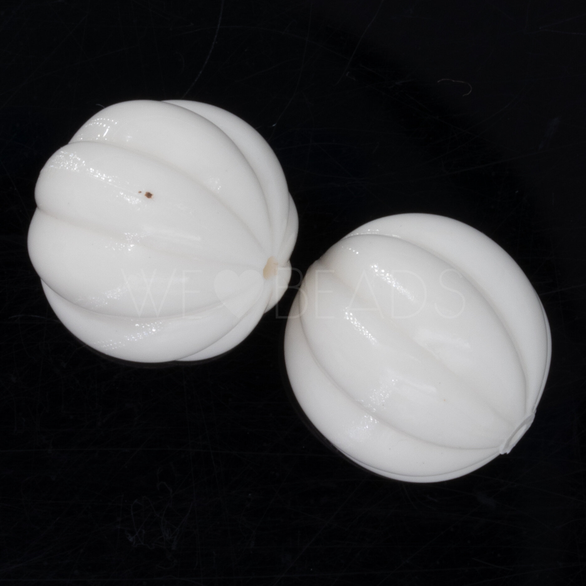 16mm Round Beads in  white