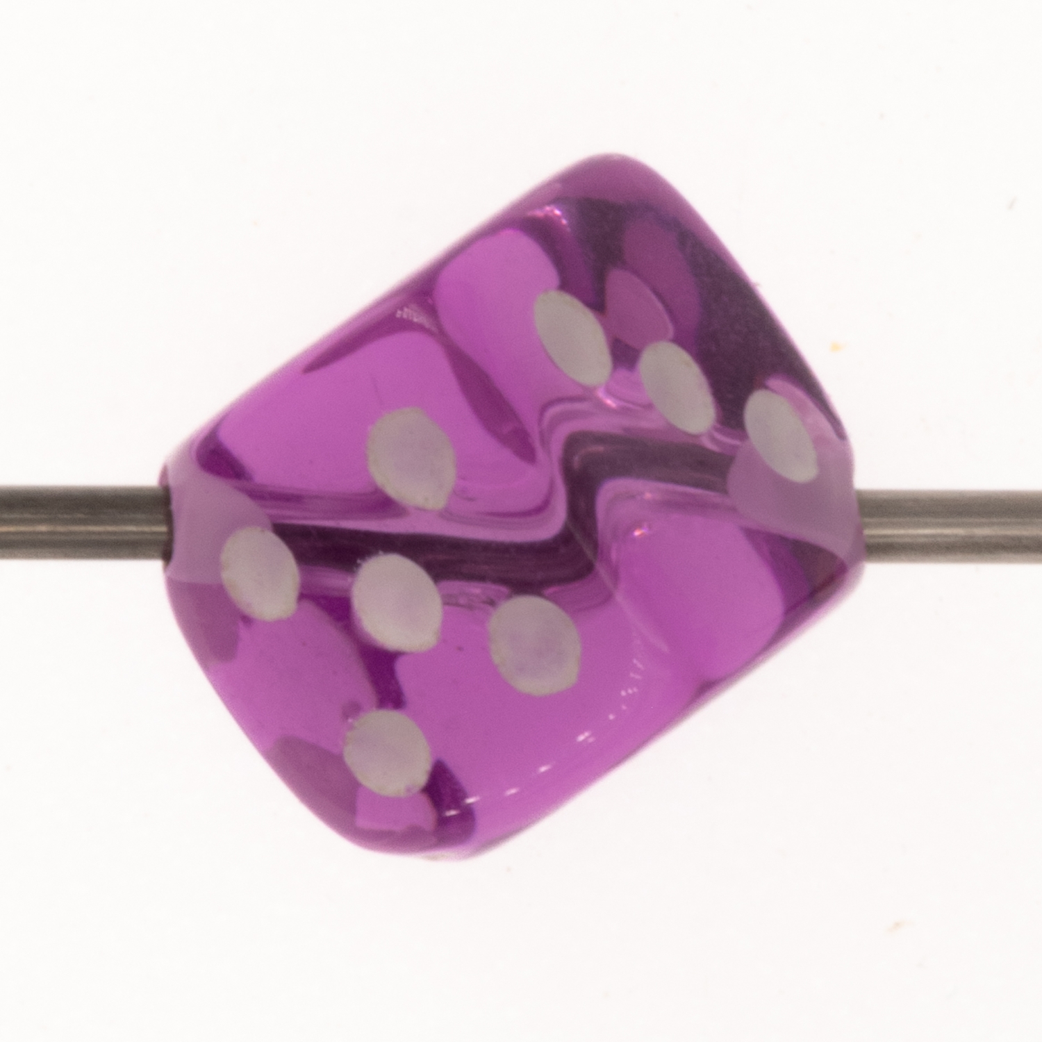  5mm Dice bead - lilac translucent / white Translucent, in