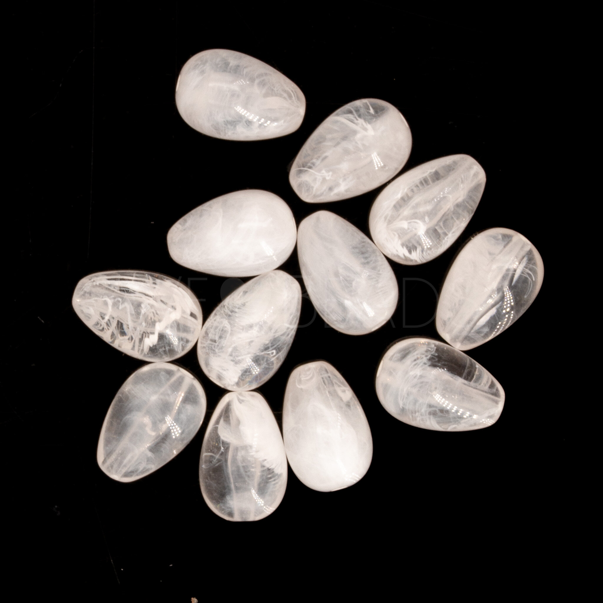 9x6 Tropfen perle in weiß  