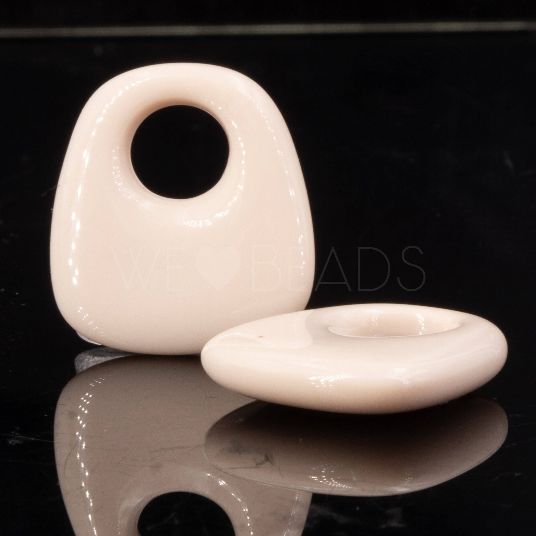 23x21 Trapezium Charm in angora beige
