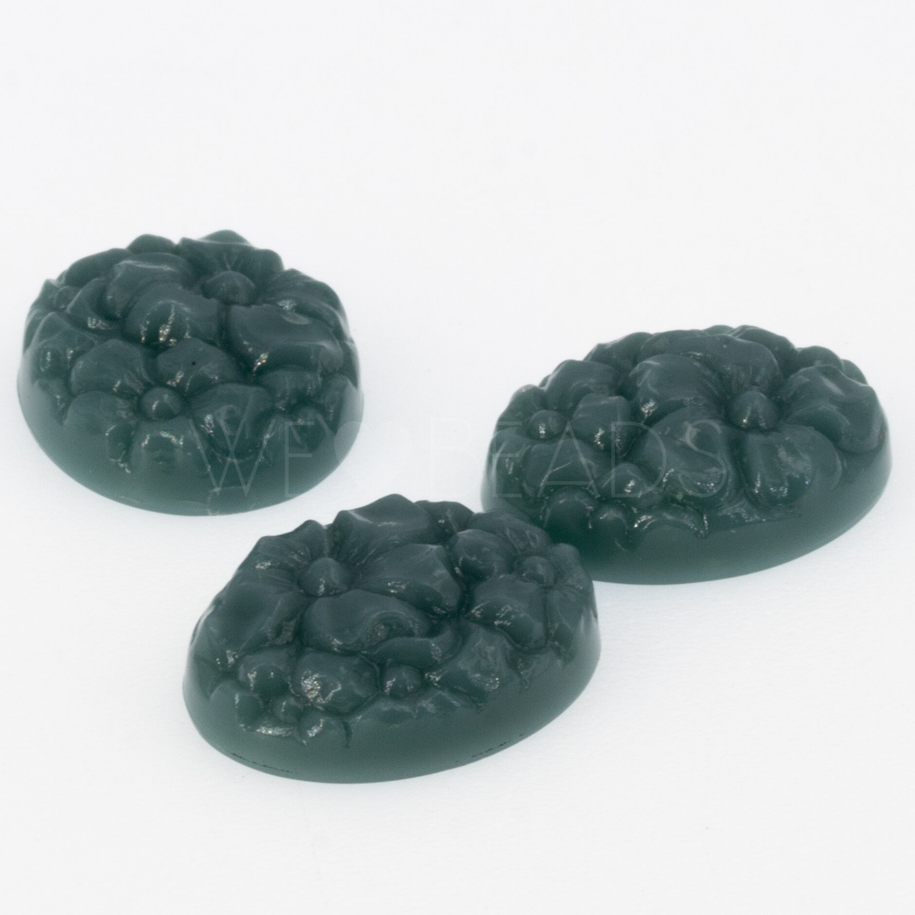 19x15 Cabochon oval in tiefes tannengrün