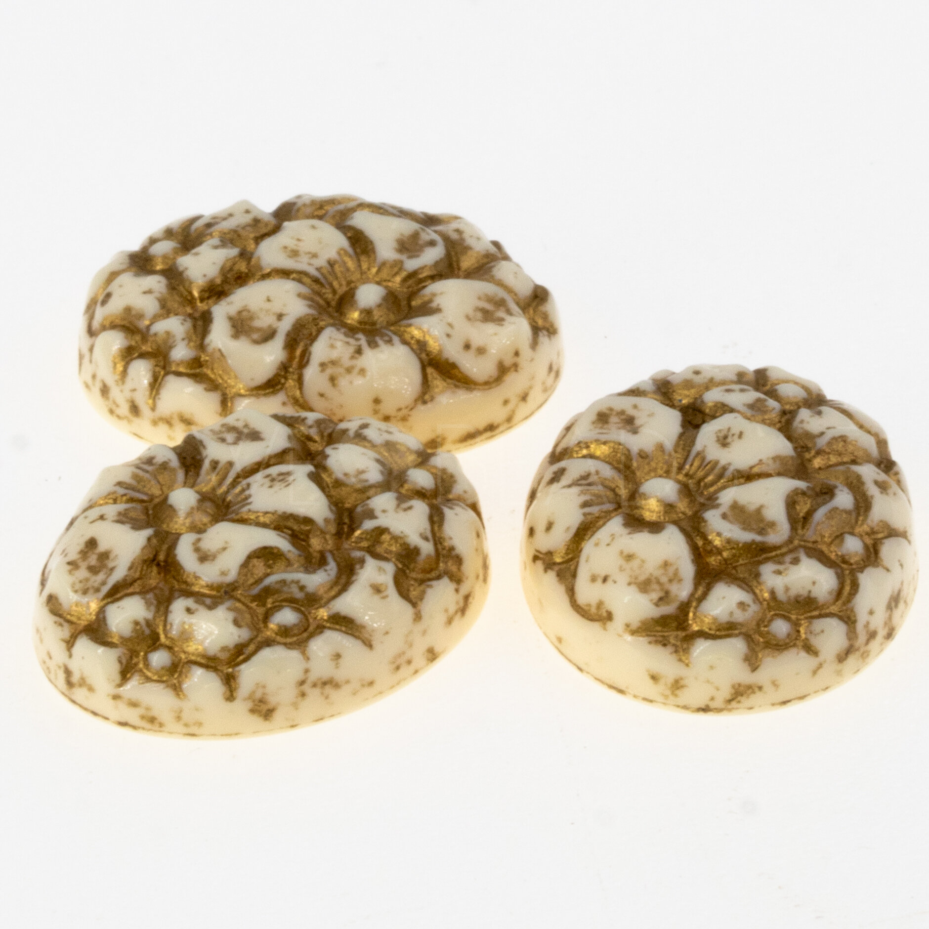 19x15 Cabochon oval in elfenbein