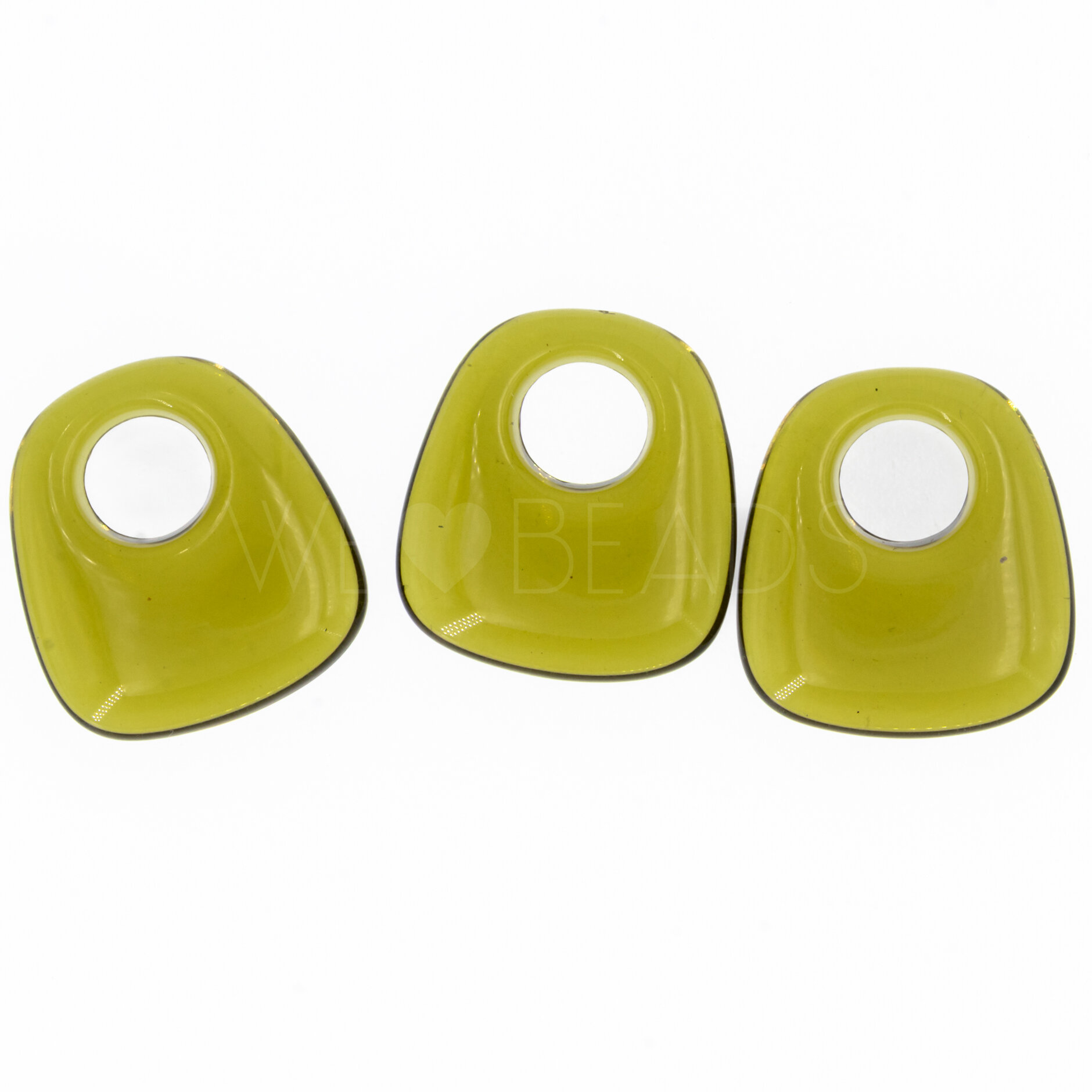 23x21 Trapezium Charm in muddgreen