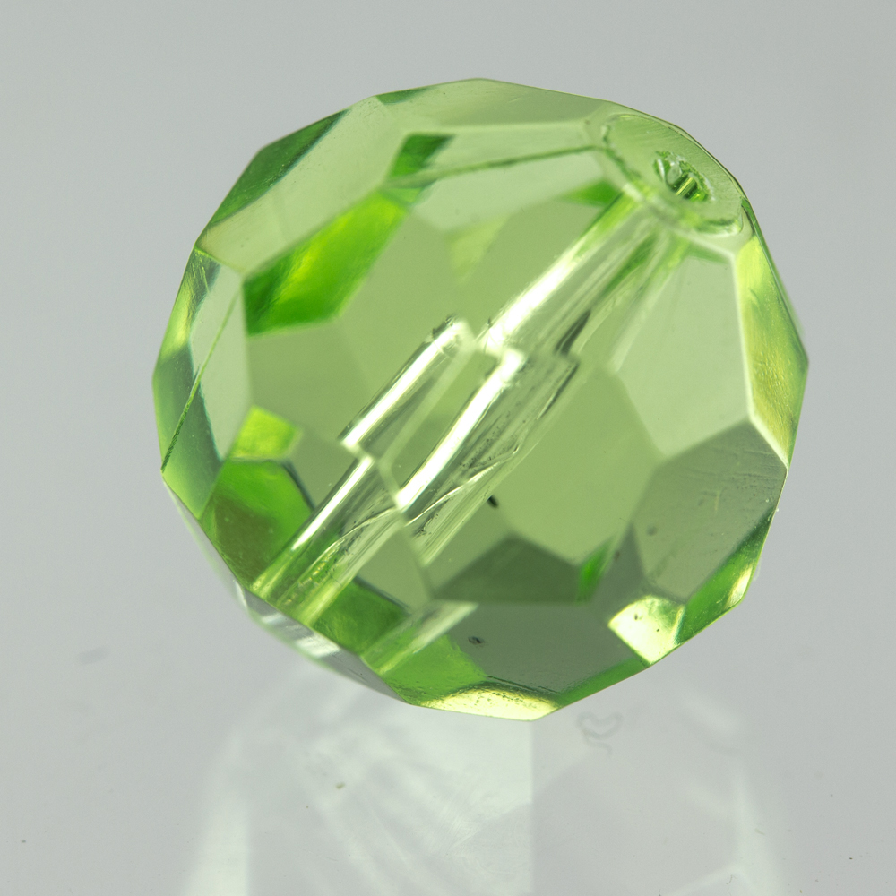 18mm  facettierte Rundperle in  saftgrün Transparent