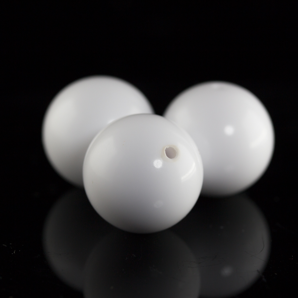 8mm Roundbead in white Opaque