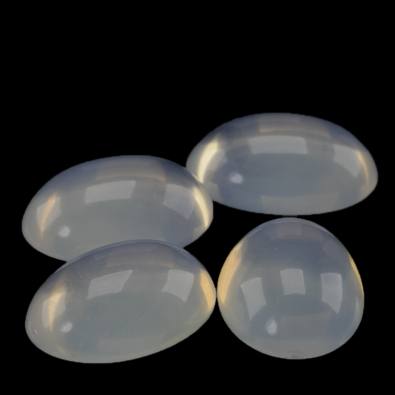 18x13 oval Cabochon in weiß 