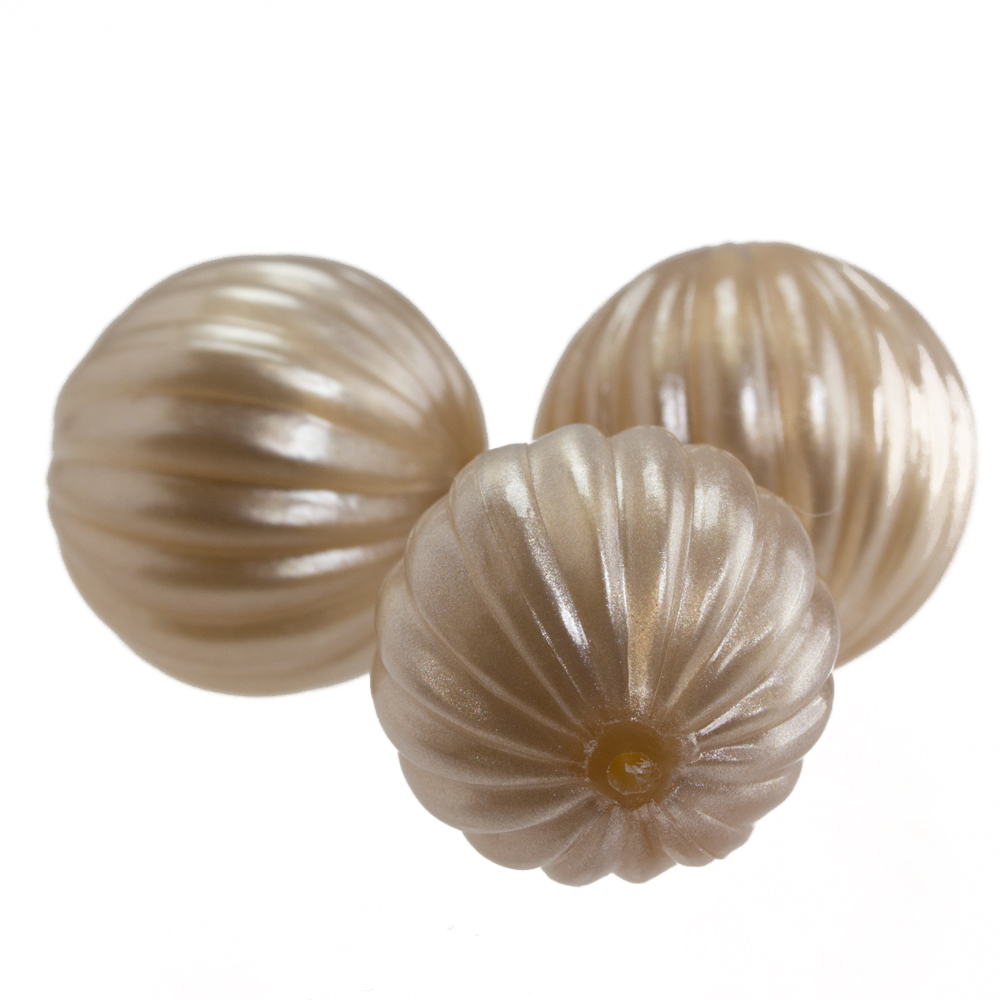16mm grooved Round  Beads in cream pearl