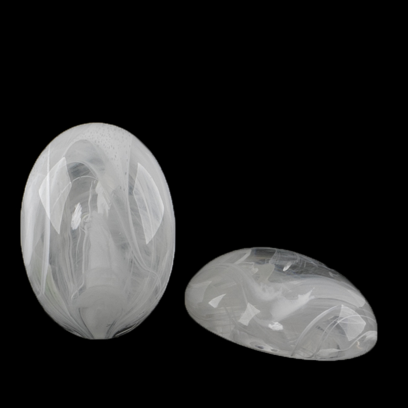 25x18 oval Cabochon in weiß transparent 