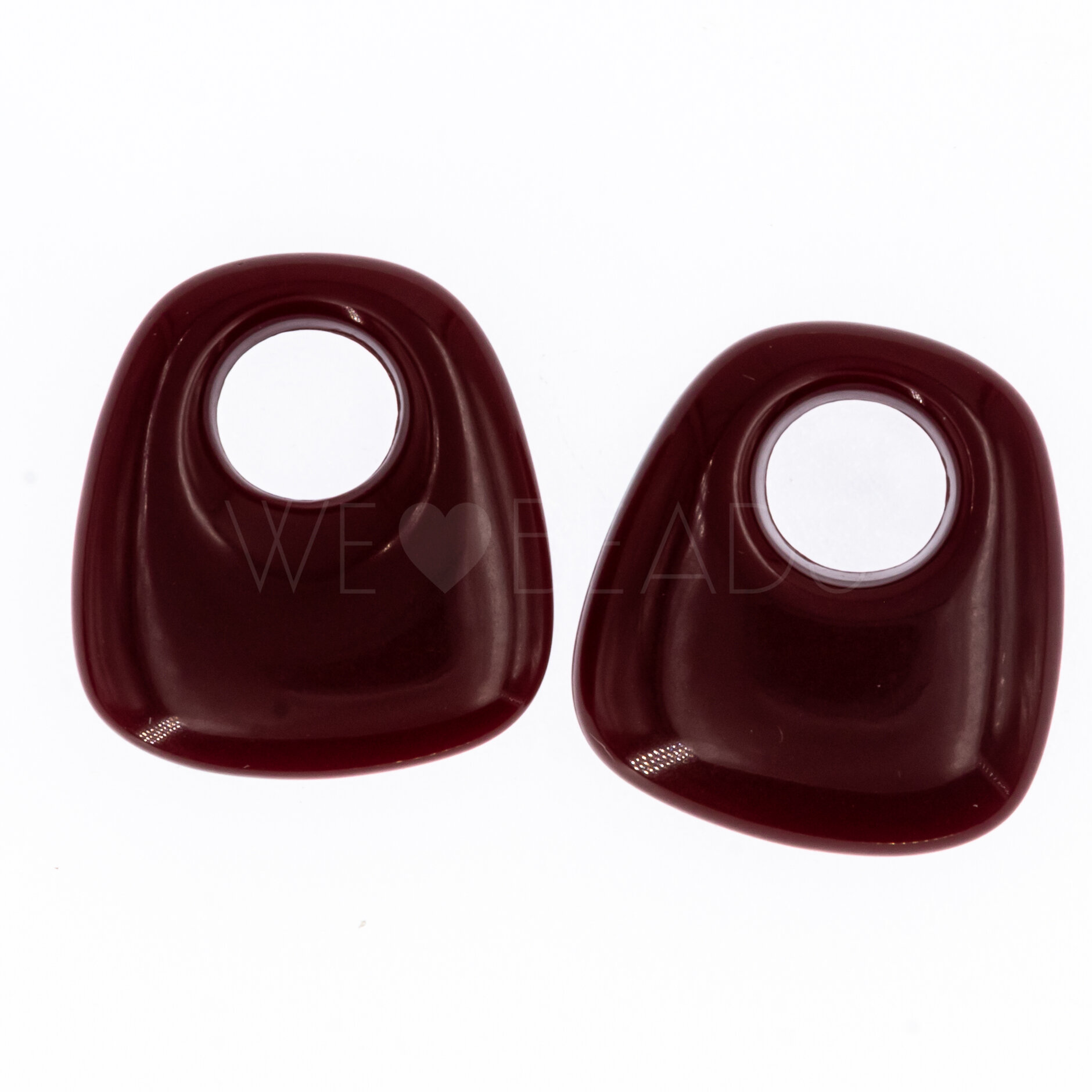 23x21 Trapezium Charm in classic burgundy