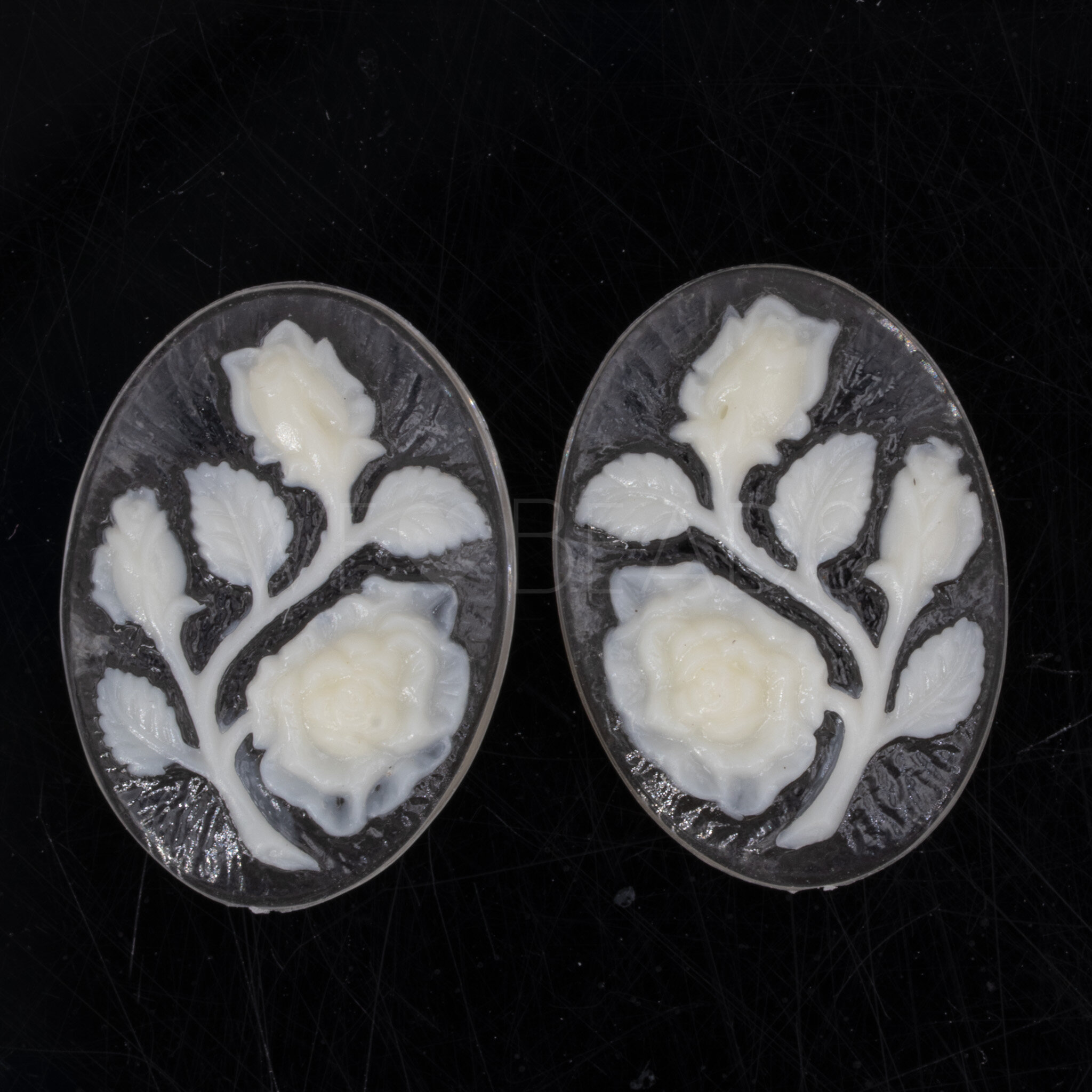 18x13 Kamee oval in Glasklar / Elfenbein