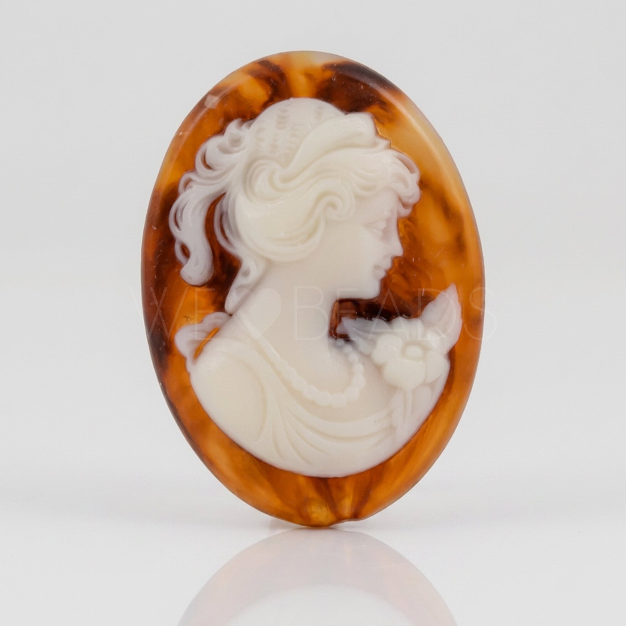 Kamee "Mädchen mit zopf" oval in Schildpatt / Elfenbein