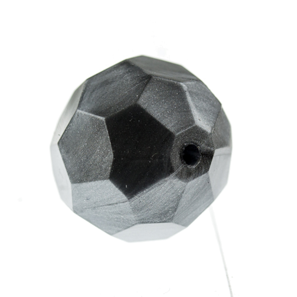 10mm  facettierte Rundperle in  silberbasis Seide