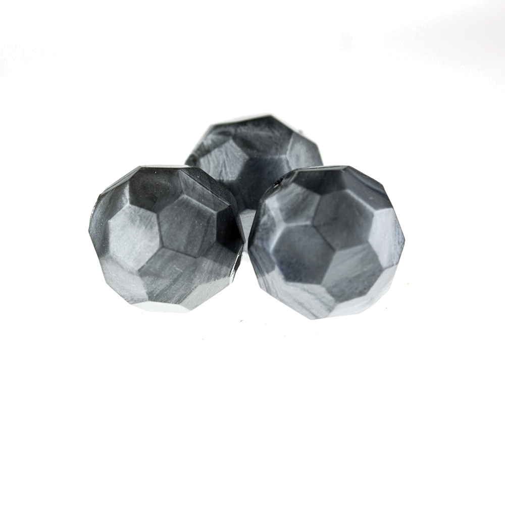 10mm  facettierte Rundperle in  silberbasis Seide