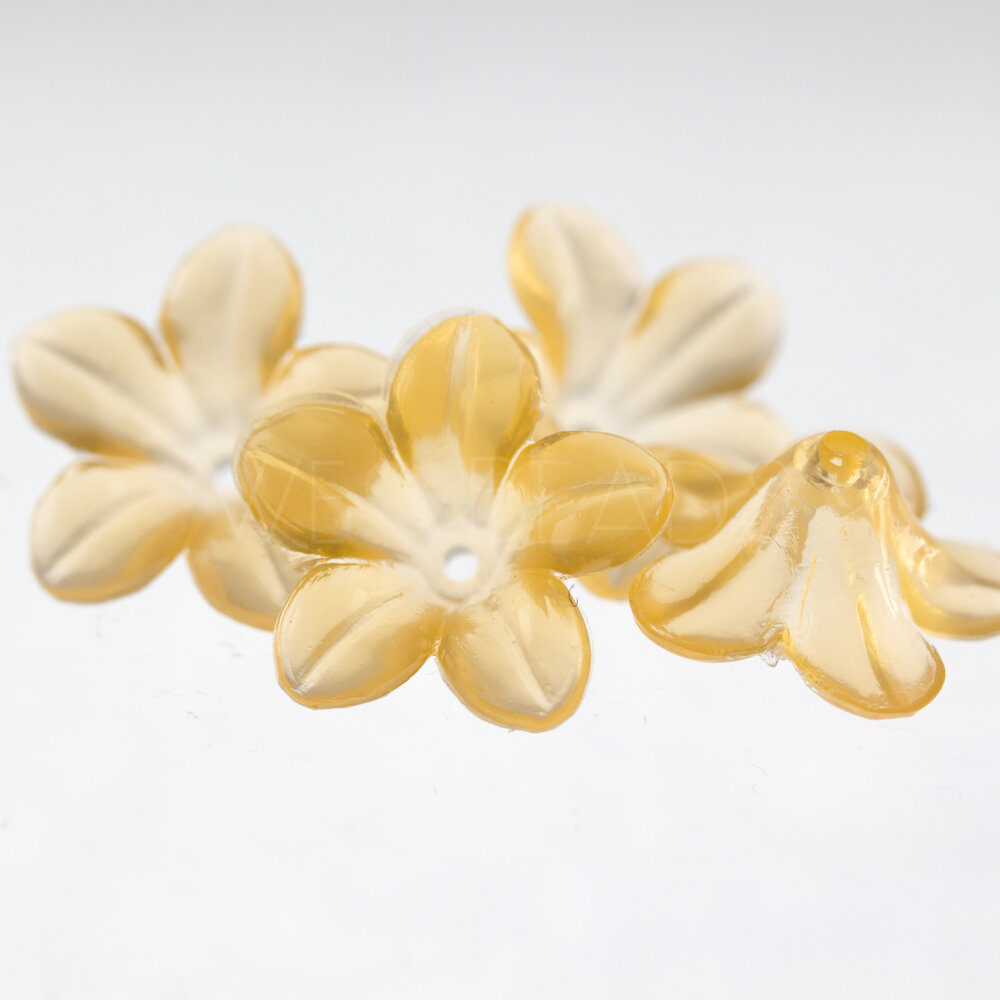 14mm Flower Beads in apricot 