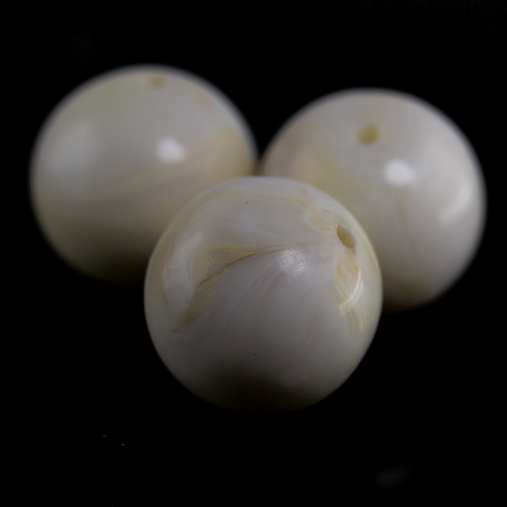 16mm Roundbead in ivory Marbled