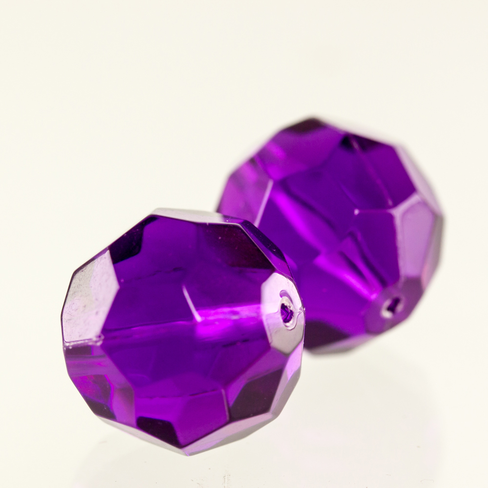 12mm  facettierte Rundperle in  lila Transparent