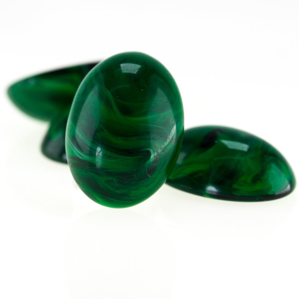 25x18 oval Cabochon in grün  