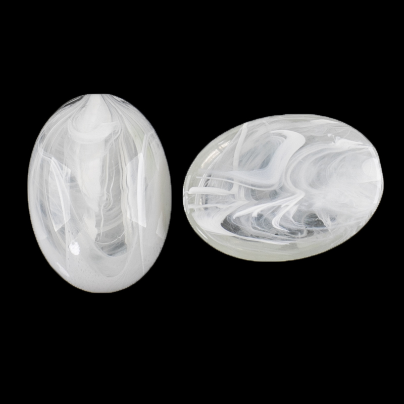 25x18 oval Cabochon in weiß transparent 