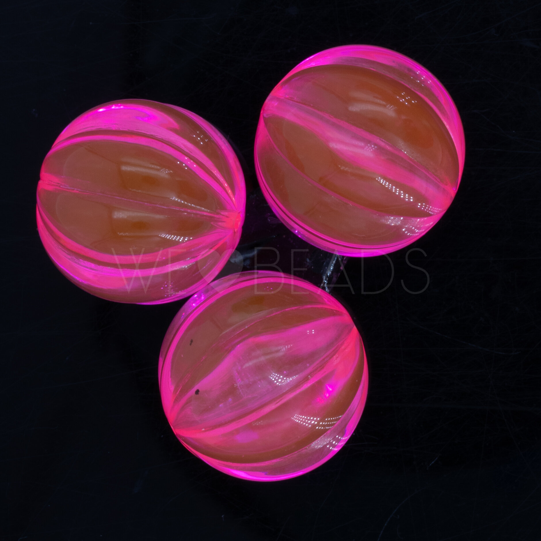14mm Round Beads in neon pink