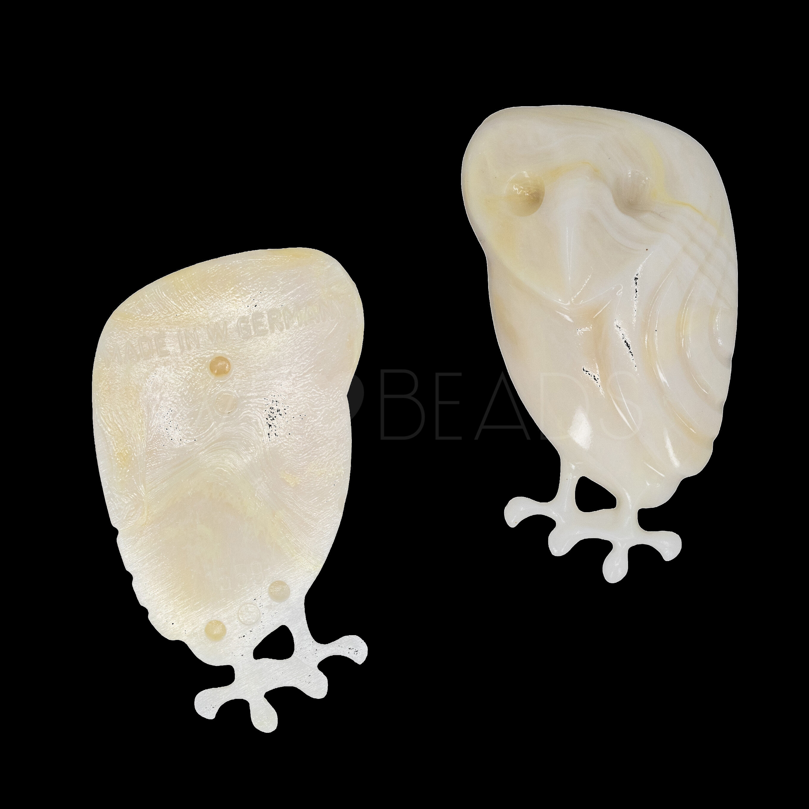 46x38  Cabochon in ivory