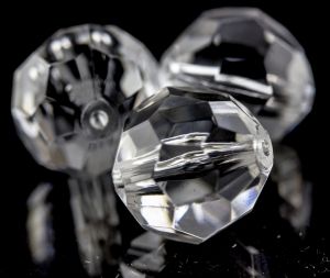 12mm Facettenperle in kristall 